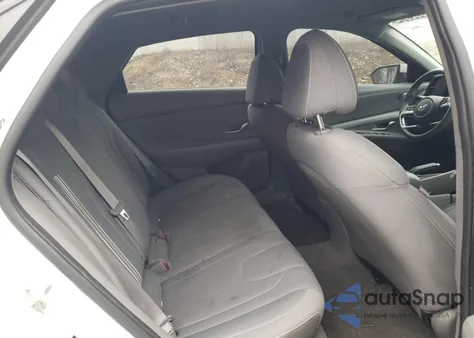 2021 Hyundai Elantra Sel z USA, uszkodzony, nr VIN 5NPLM4AG8MH012183